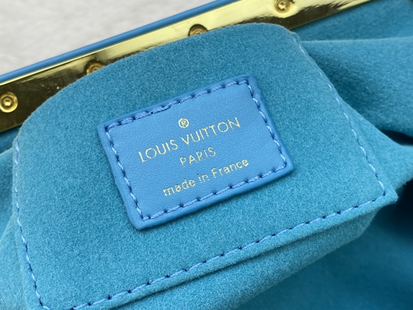 ルイヴィトンバッグ着用イメージ